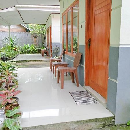 Tarsius Home Stay Rinondoran Exterior foto