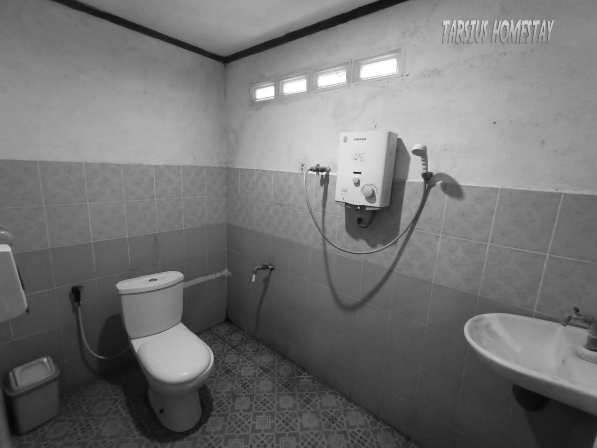 Tarsius Home Stay Rinondoran Exterior foto