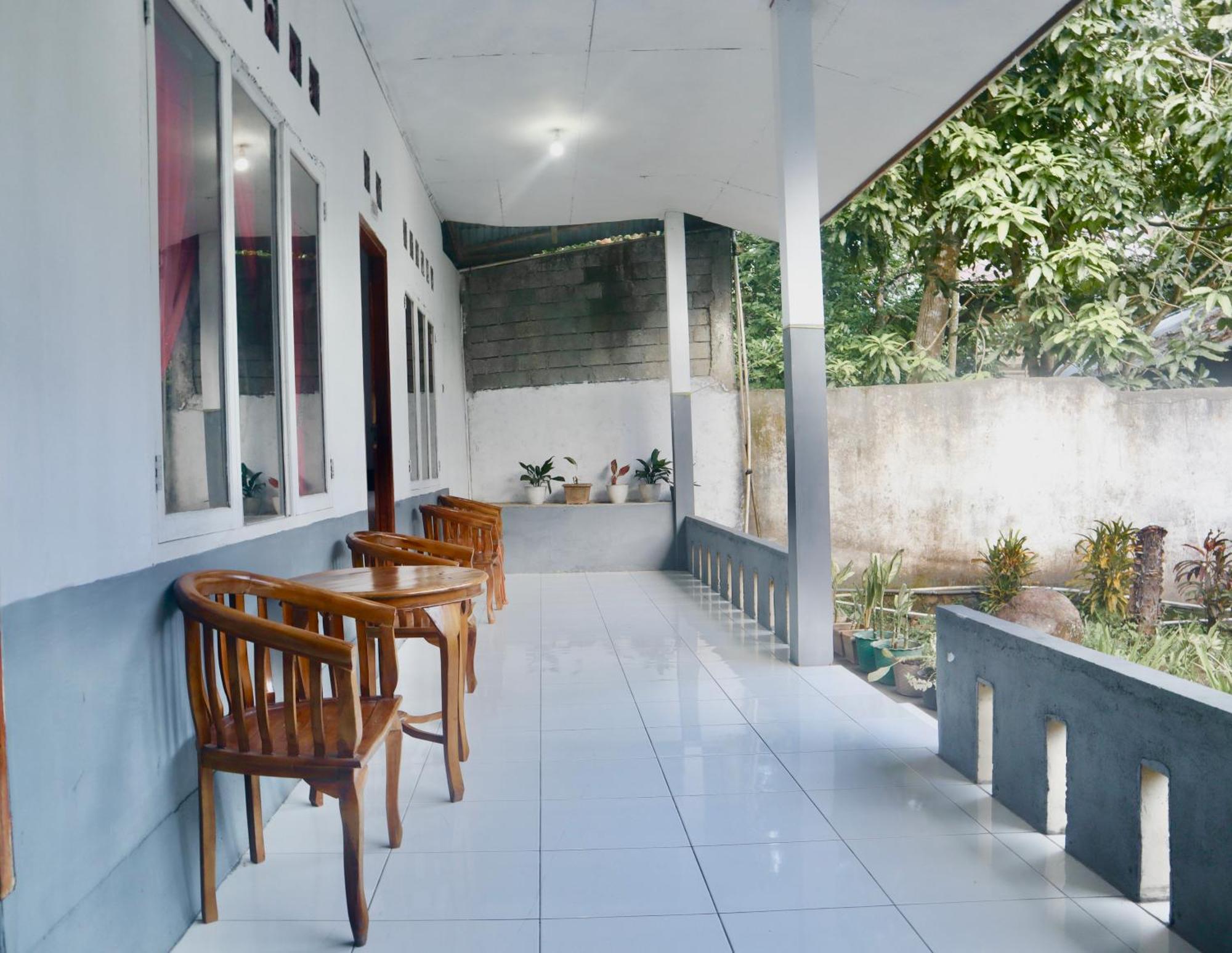 Tarsius Home Stay Rinondoran Exterior foto